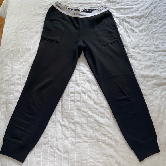 Black Calvin Klein joggers - Picture 2 of 7